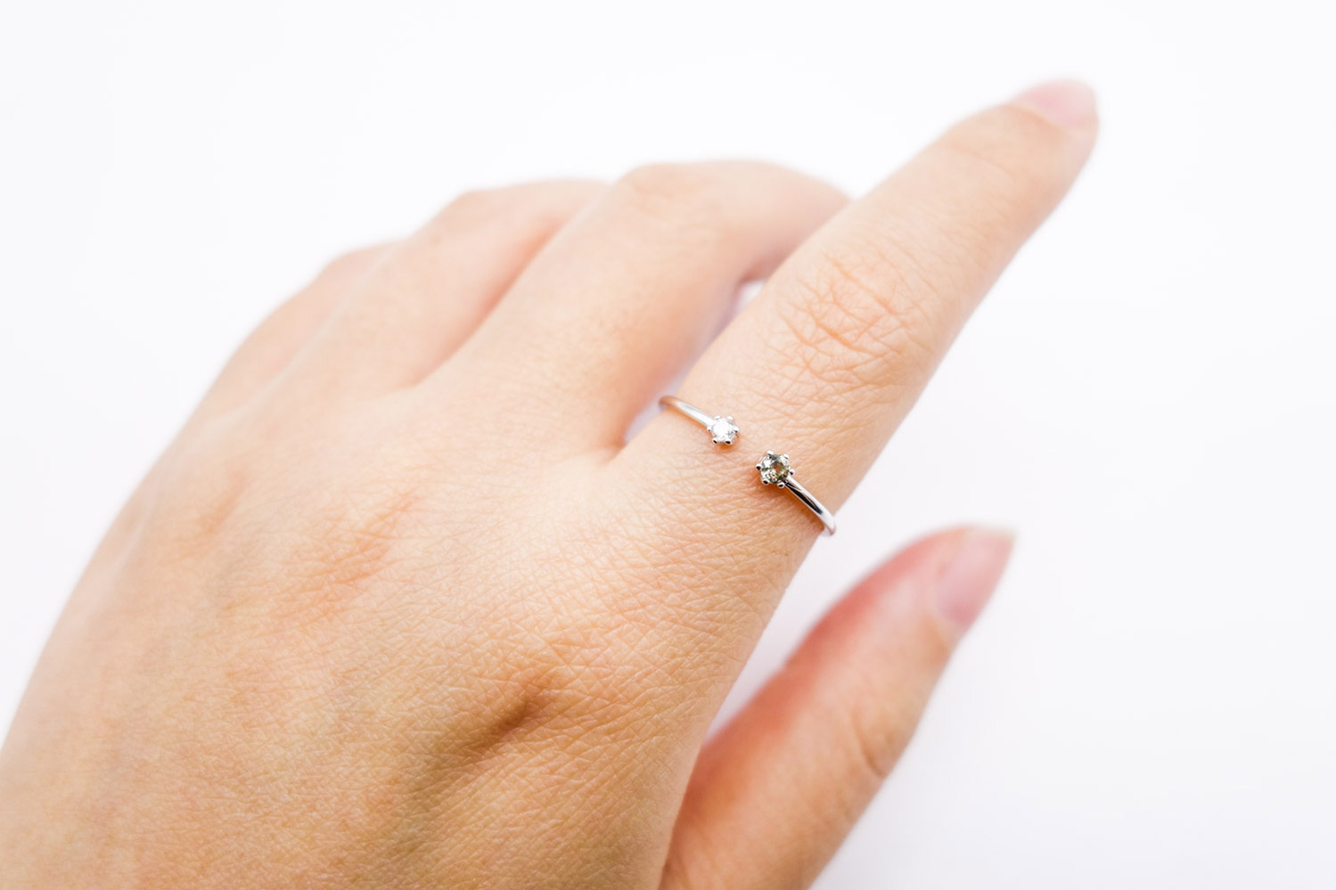 Persona_Graygreen_H1_S